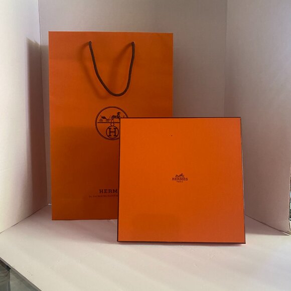 Hermes Collections Imperiales 90 Silk Scarf - Picture 11 of 13